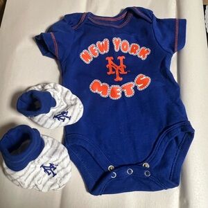 MLB New York Mets Blue Baby Bodysuit and Booties